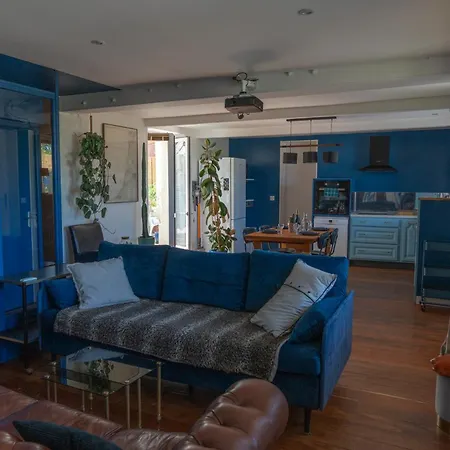 L'arrestoise, Maison Avec Terrasse Et Terrain Clos Arrest